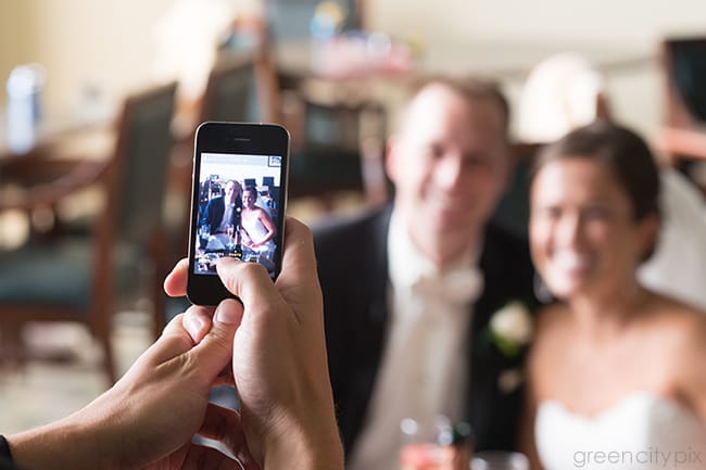 How to take better wedding photos with your smartphone