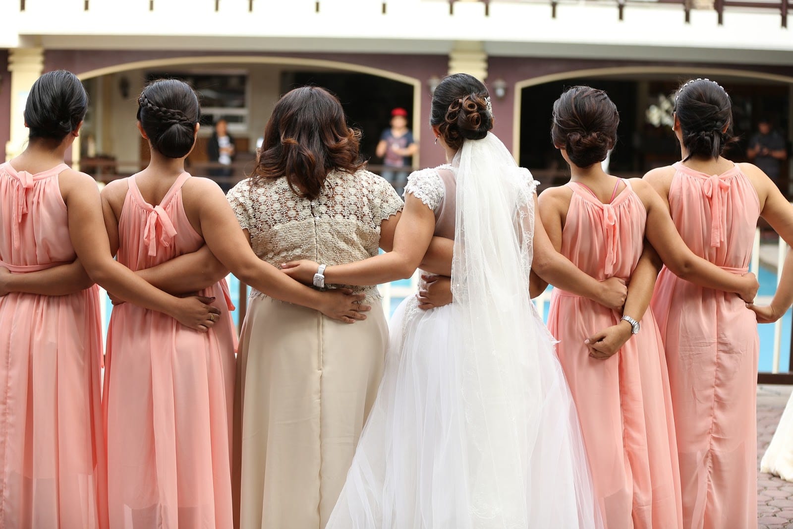 20 Bridesmaid Hairstyles for Every Type of Wedding - Joy